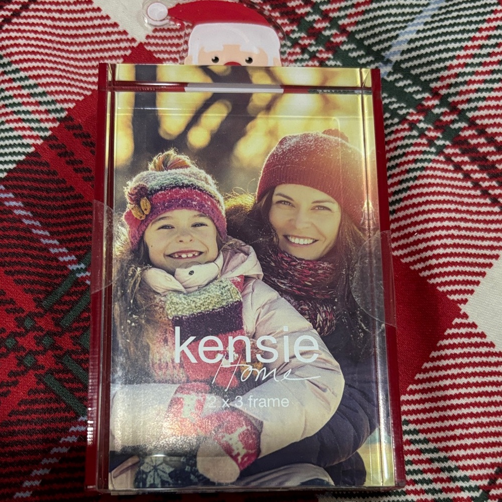 Santa Kensie Red and White 2x3 Photo Frame